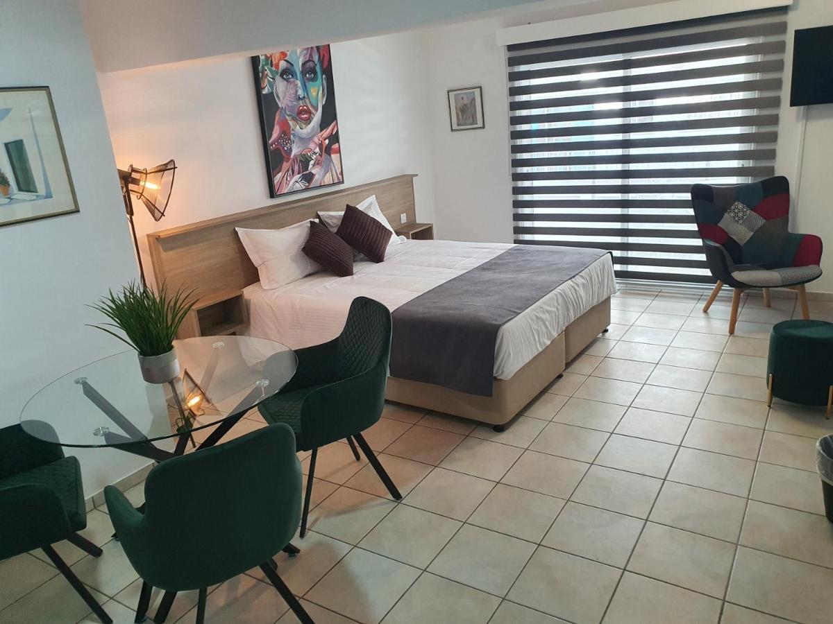 Apartment Bay