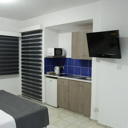 Larnaca Bay Suites Exterior photo