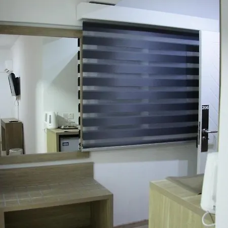 Larnaca Bay Suites Exterior photo