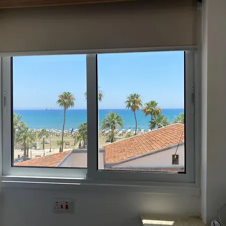 Larnaca Bay Suites Exterior photo