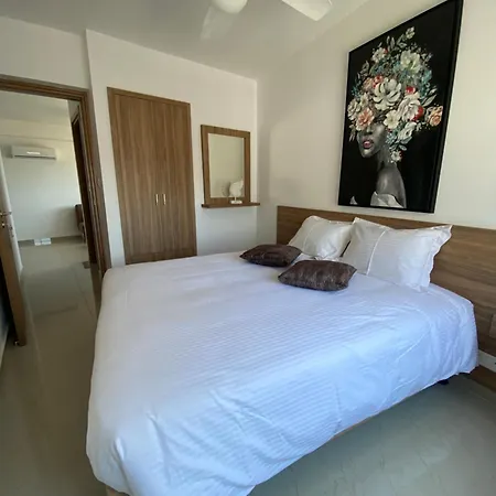 Larnaca Bay Suites Exterior photo